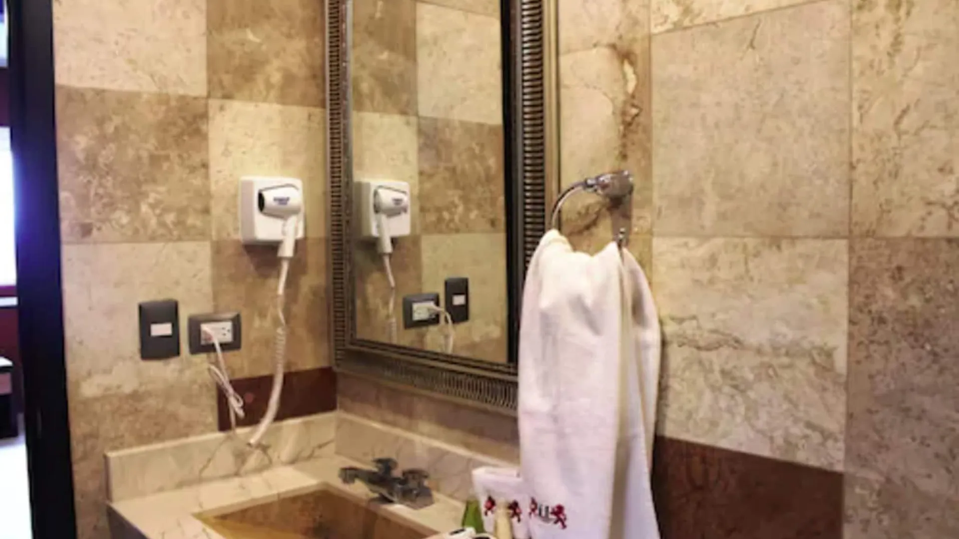 ****  Hotel Leones Heroica Puebla de Zaragoza México